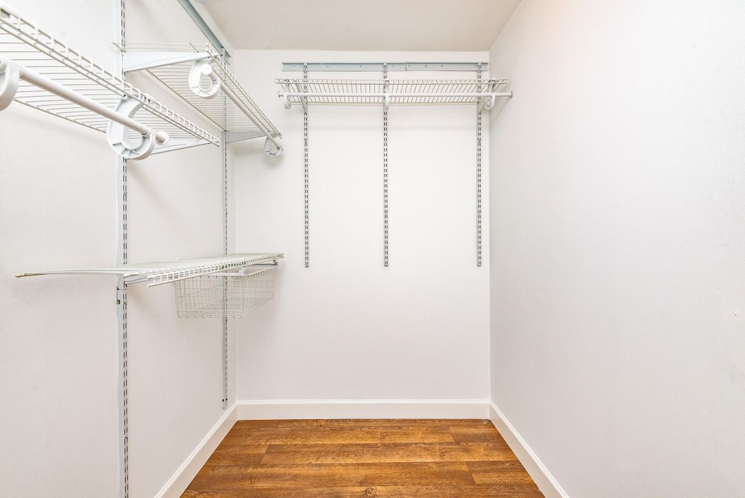 Под контрактом: $3,700 (3 спален, 2 ванн, 1671 Квадратных фут)