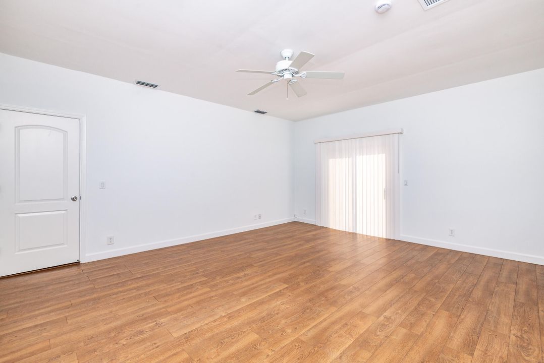 Под контрактом: $3,700 (3 спален, 2 ванн, 1671 Квадратных фут)