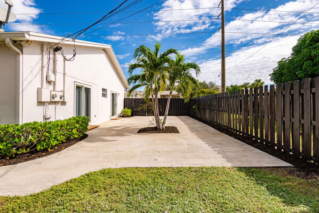 Под контрактом: $3,700 (3 спален, 2 ванн, 1671 Квадратных фут)