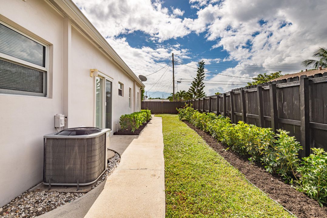 Под контрактом: $3,700 (3 спален, 2 ванн, 1671 Квадратных фут)