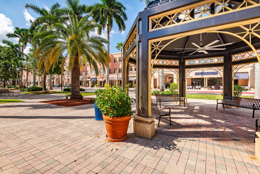 Под контрактом: $3,700 (3 спален, 2 ванн, 1671 Квадратных фут)