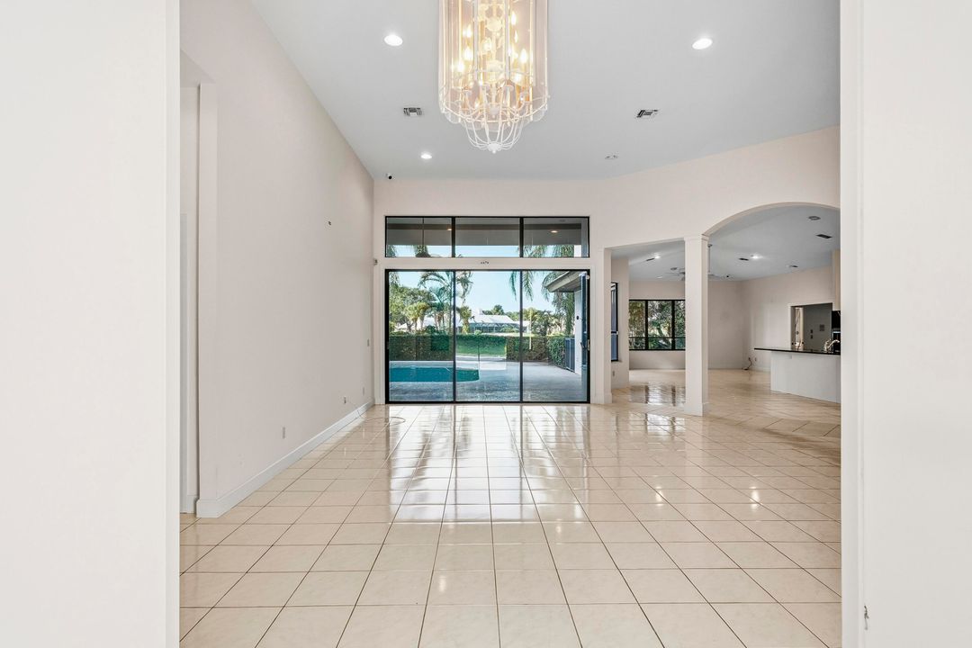 For Sale: $915,000 (4 beds, 4 baths, 3237 Square Feet)