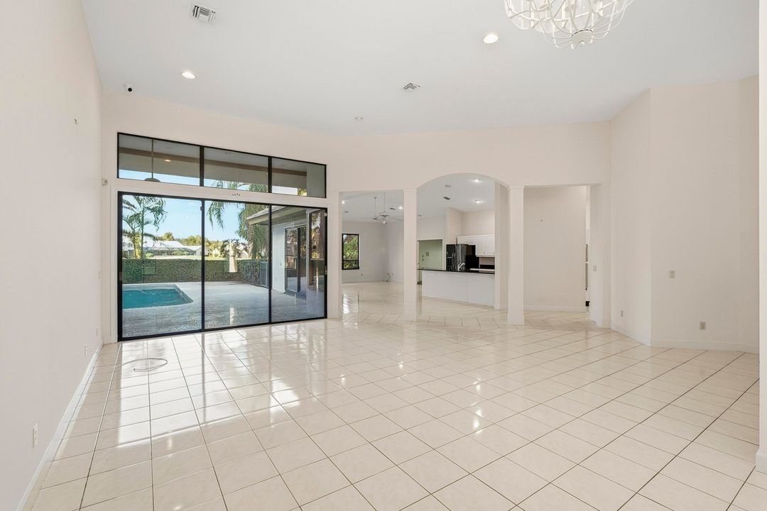 For Sale: $915,000 (4 beds, 4 baths, 3237 Square Feet)