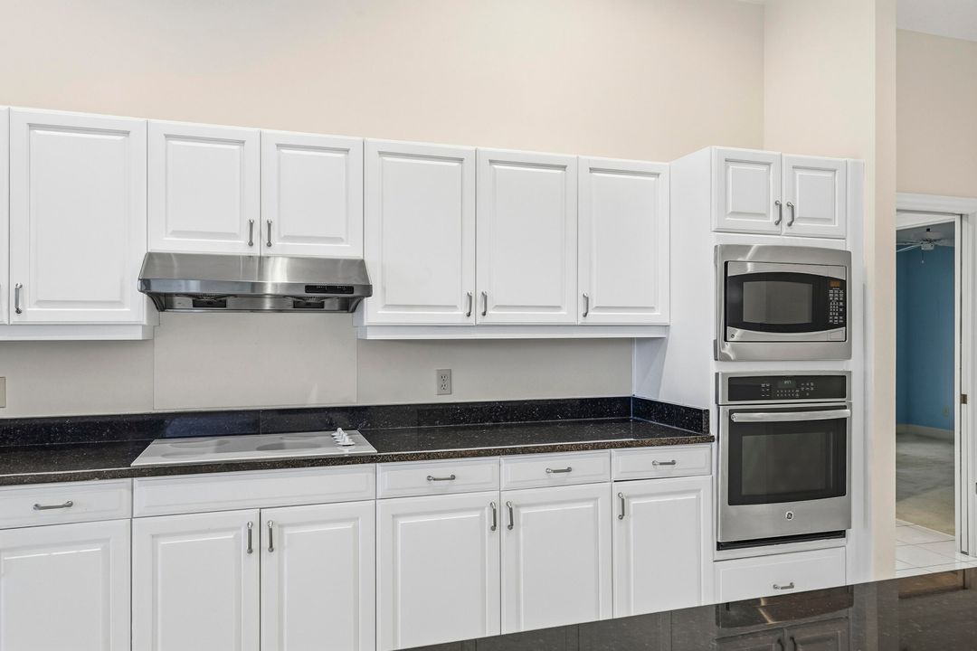 For Sale: $915,000 (4 beds, 4 baths, 3237 Square Feet)