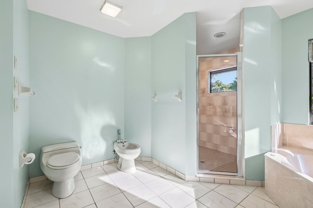 For Sale: $915,000 (4 beds, 4 baths, 3237 Square Feet)