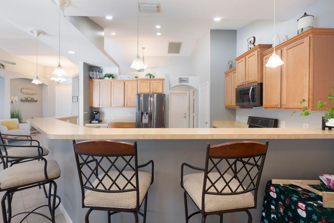 For Sale: $530,000 (4 beds, 2 baths, 2369 Square Feet)