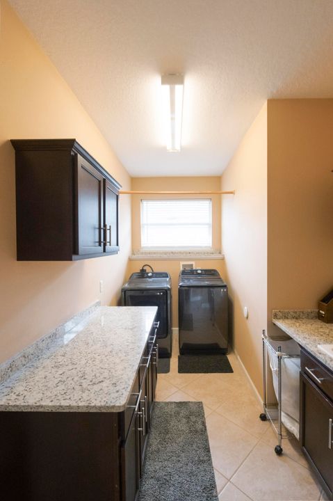 For Sale: $530,000 (4 beds, 2 baths, 2369 Square Feet)