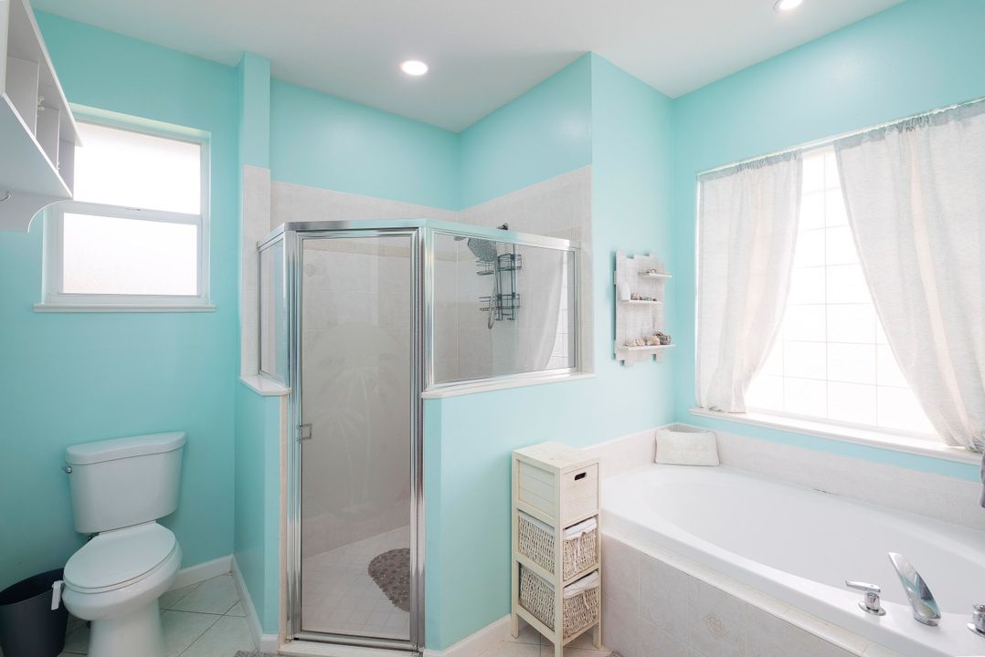 For Sale: $530,000 (4 beds, 2 baths, 2369 Square Feet)