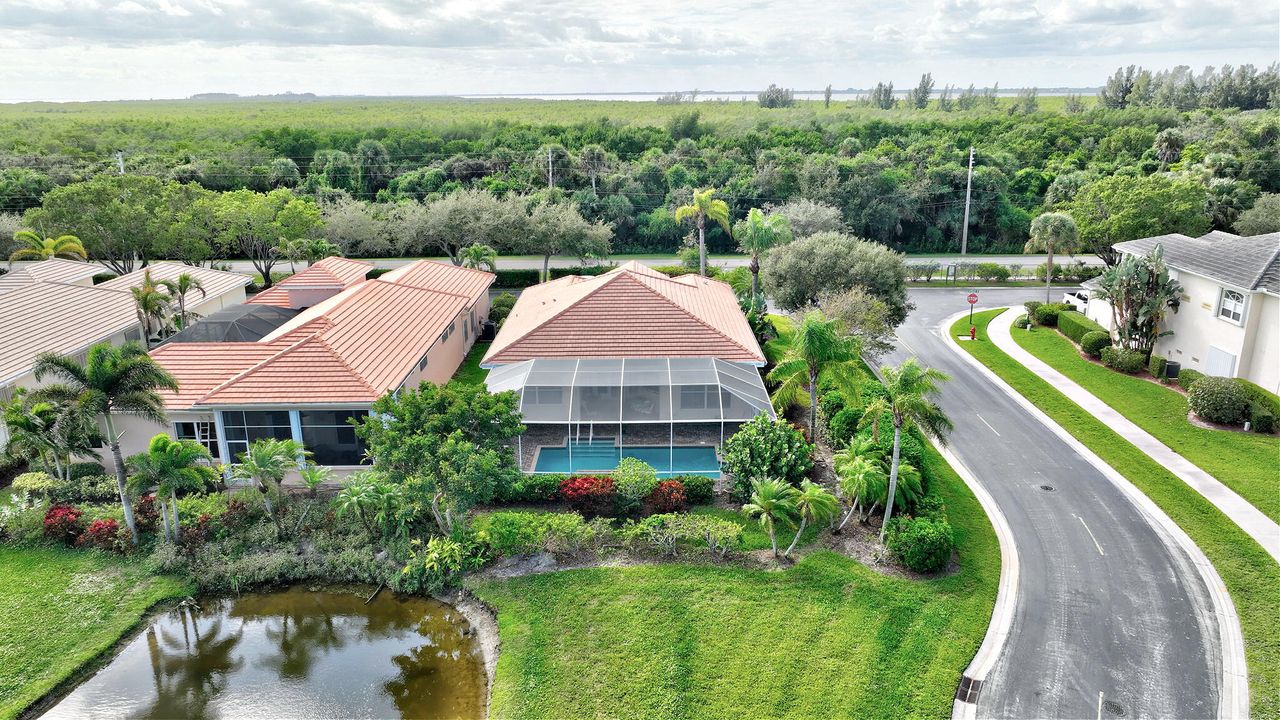 For Sale: $875,000 (2 beds, 2 baths, 1817 Square Feet)