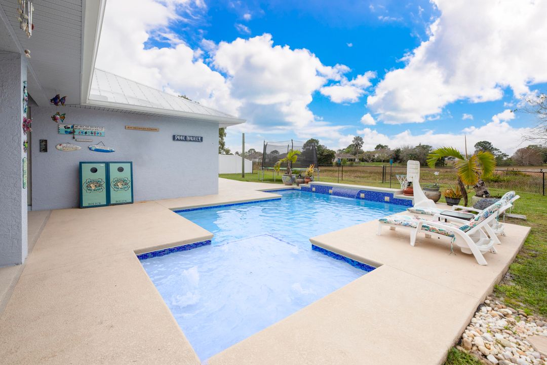 For Sale: $530,000 (4 beds, 2 baths, 2369 Square Feet)