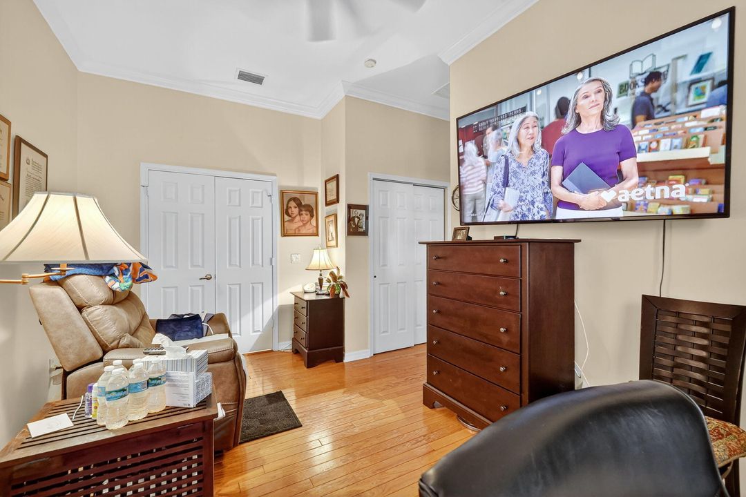 For Sale: $875,000 (2 beds, 2 baths, 1817 Square Feet)