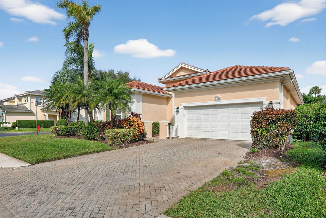 For Sale: $875,000 (2 beds, 2 baths, 1817 Square Feet)