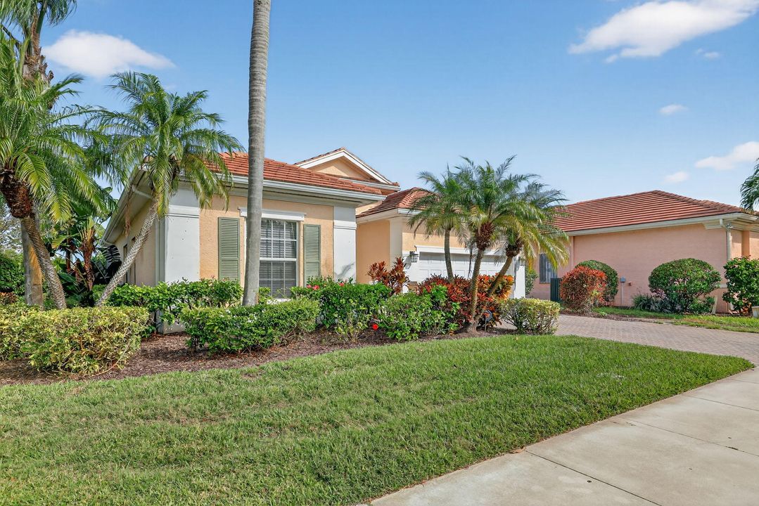 For Sale: $875,000 (2 beds, 2 baths, 1817 Square Feet)