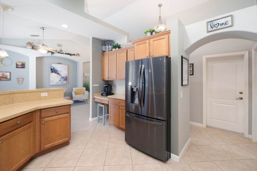 For Sale: $530,000 (4 beds, 2 baths, 2369 Square Feet)