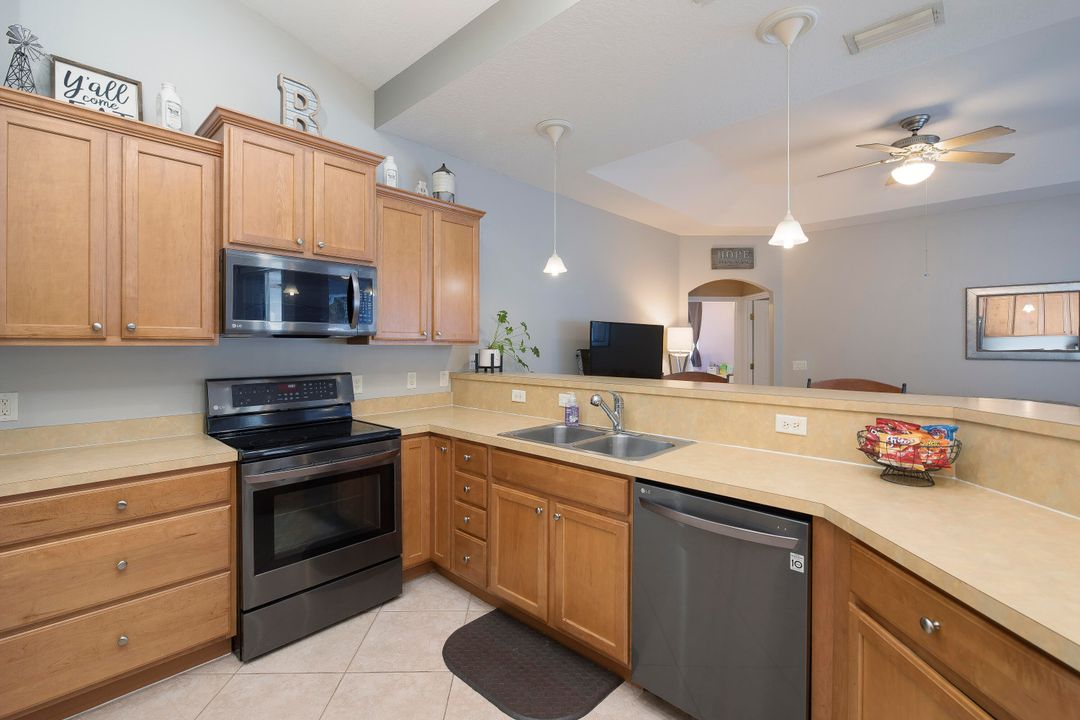 For Sale: $530,000 (4 beds, 2 baths, 2369 Square Feet)