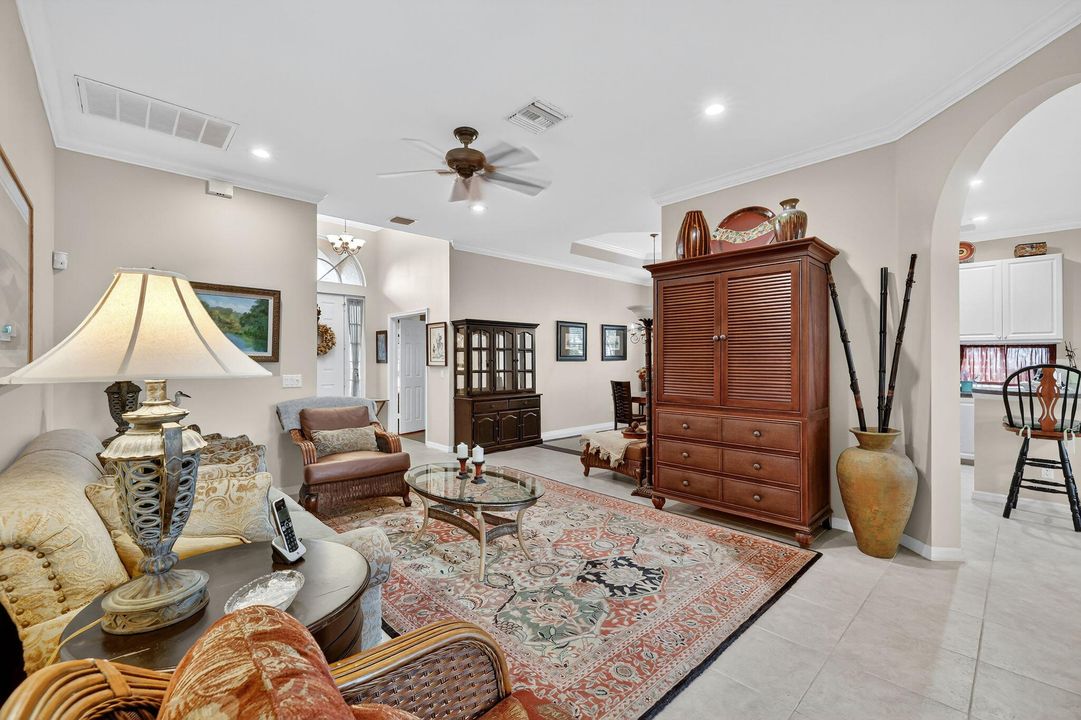 For Sale: $875,000 (2 beds, 2 baths, 1817 Square Feet)