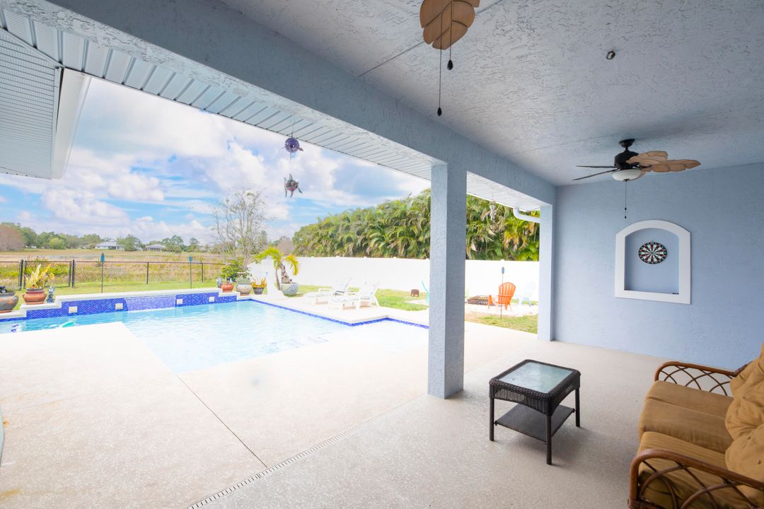 For Sale: $530,000 (4 beds, 2 baths, 2369 Square Feet)