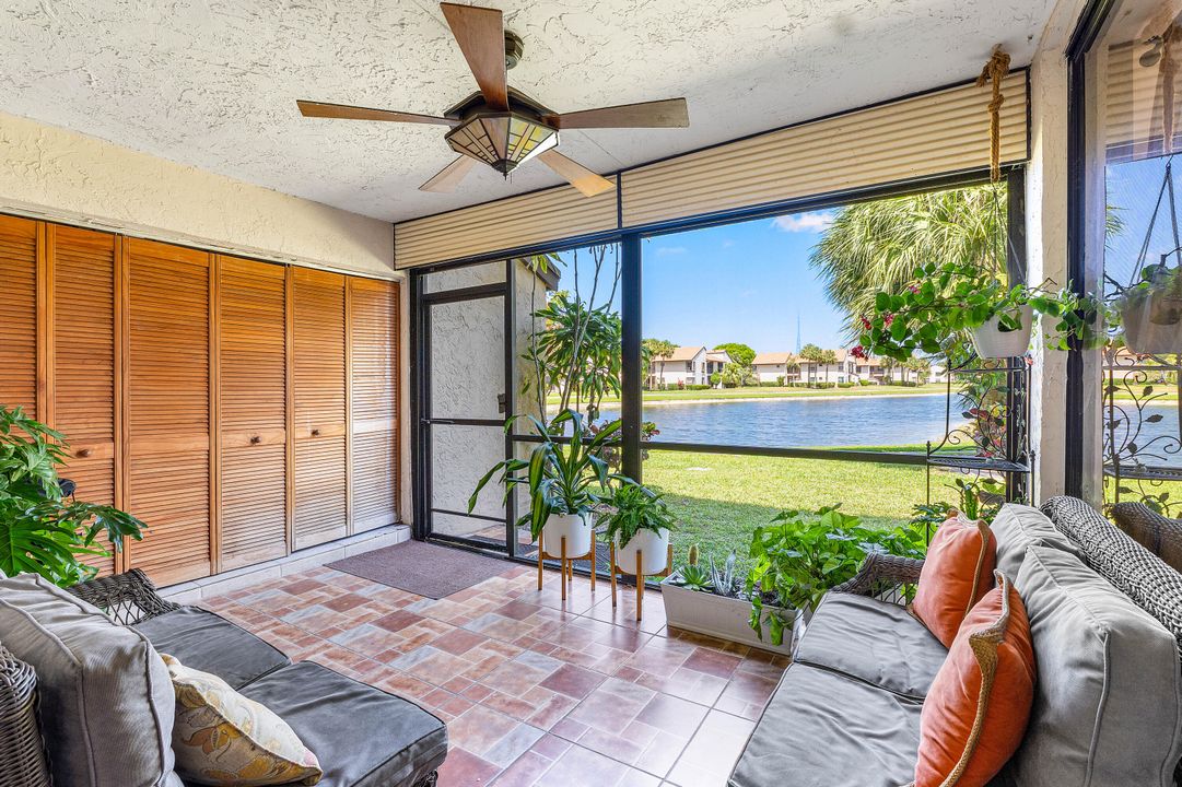 En Venta: $325,000 (2 camas, 2 baños, 1128 Pies cuadrados)