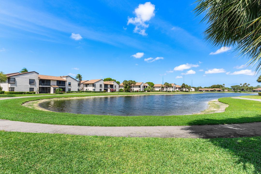 En Venta: $325,000 (2 camas, 2 baños, 1128 Pies cuadrados)