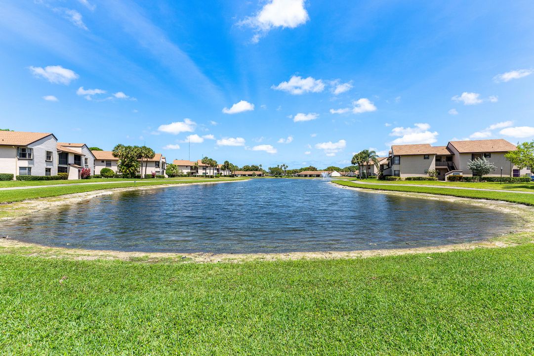 En Venta: $325,000 (2 camas, 2 baños, 1128 Pies cuadrados)