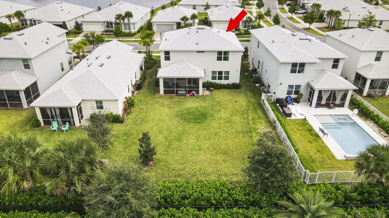 En Venta: $575,000 (4 camas, 2 baños, 2339 Pies cuadrados)