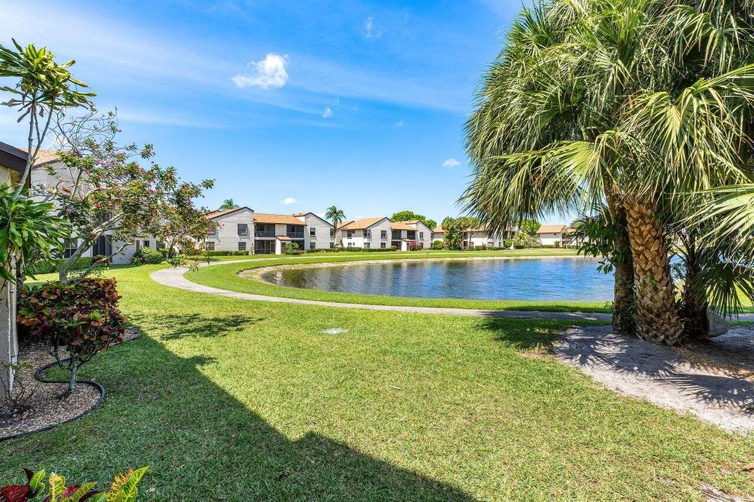 En Venta: $325,000 (2 camas, 2 baños, 1128 Pies cuadrados)