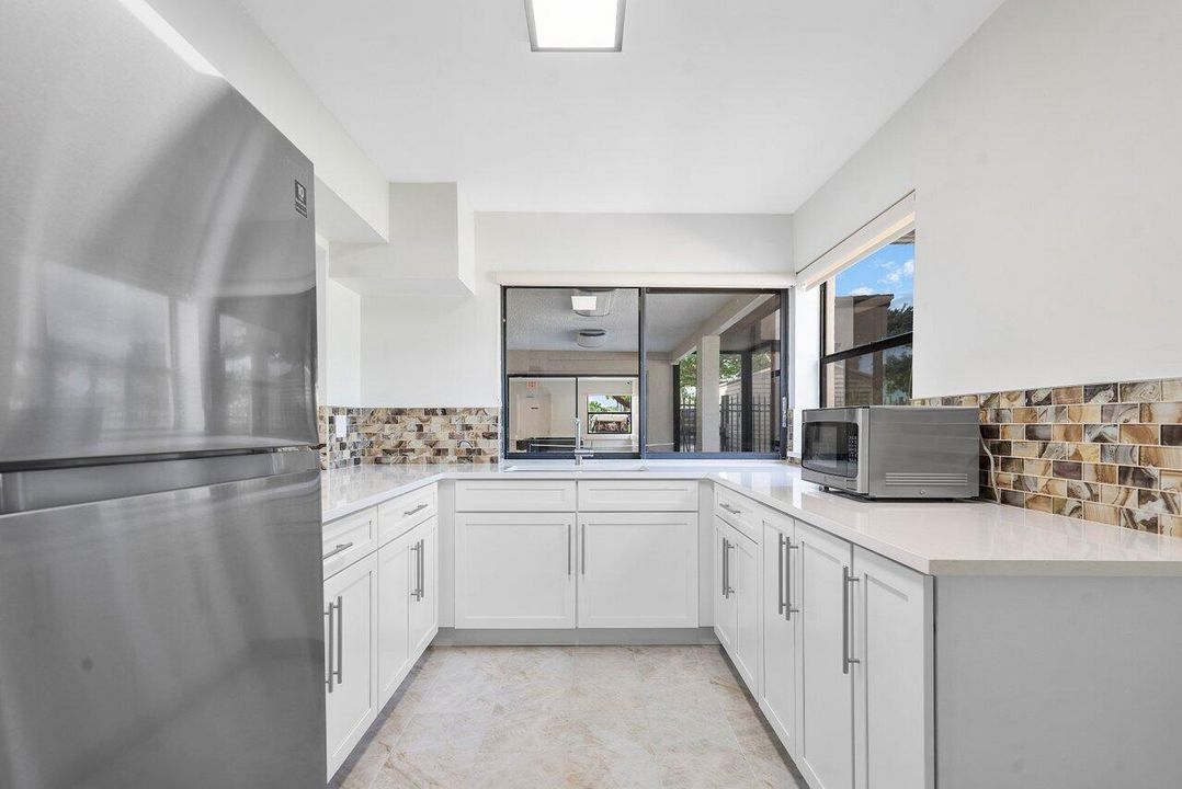 En Venta: $325,000 (2 camas, 2 baños, 1128 Pies cuadrados)