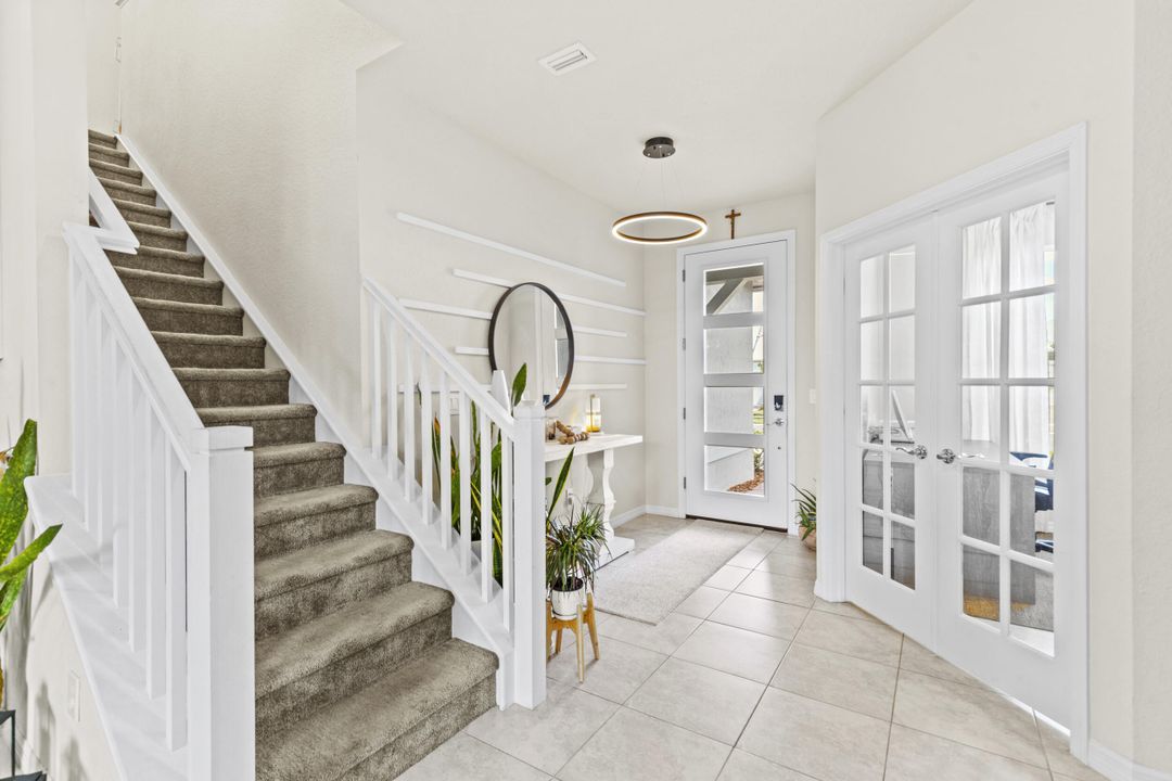 En Venta: $575,000 (4 camas, 2 baños, 2339 Pies cuadrados)