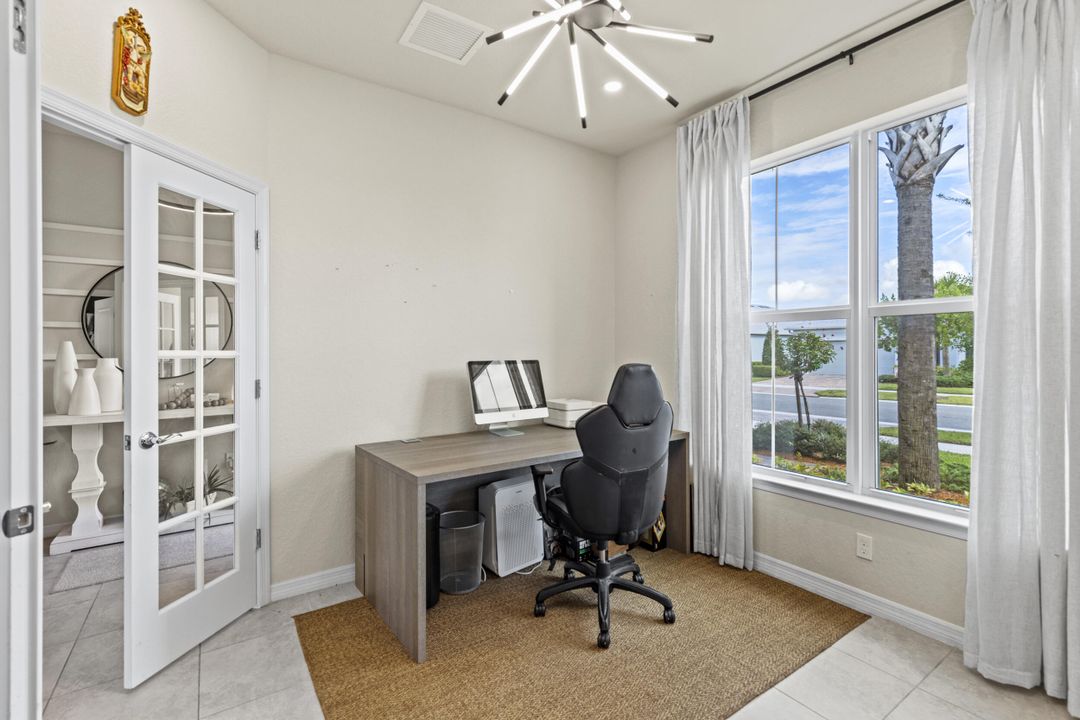 En Venta: $575,000 (4 camas, 2 baños, 2339 Pies cuadrados)