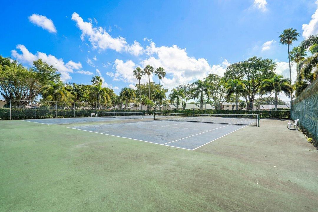 En Venta: $325,000 (2 camas, 2 baños, 1128 Pies cuadrados)