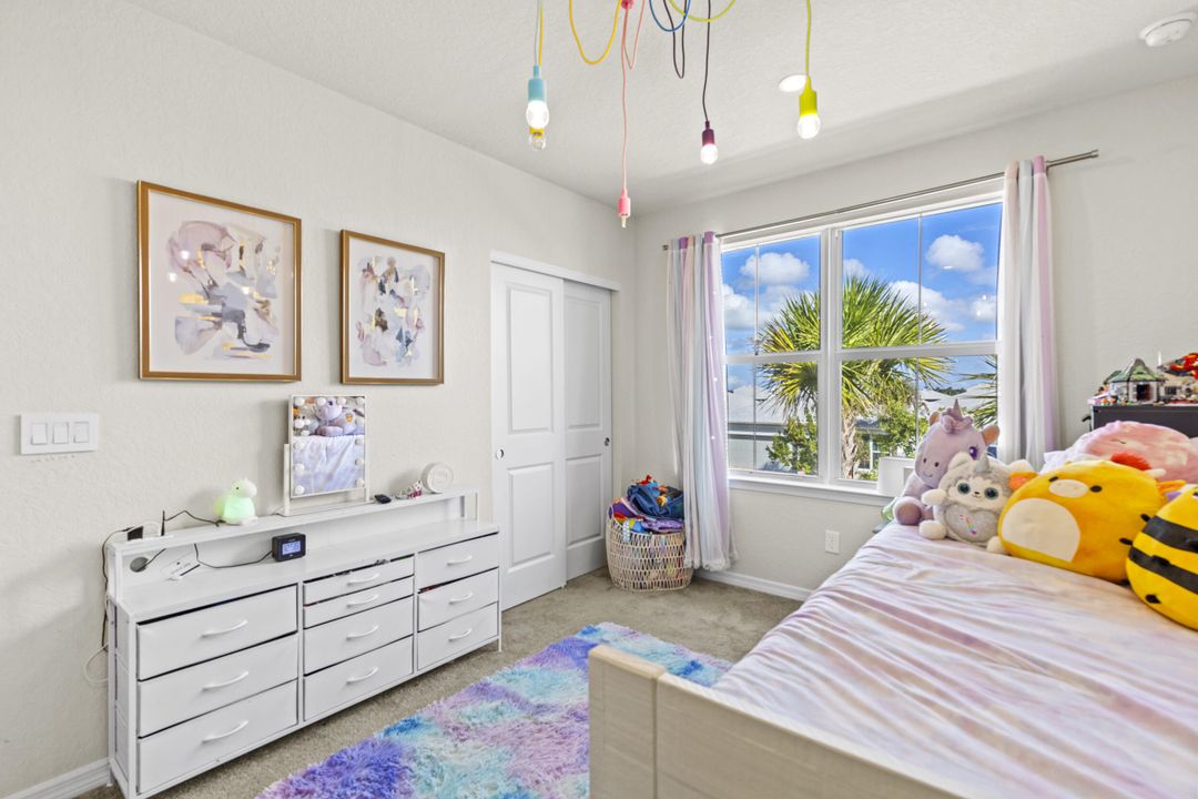 En Venta: $575,000 (4 camas, 2 baños, 2339 Pies cuadrados)