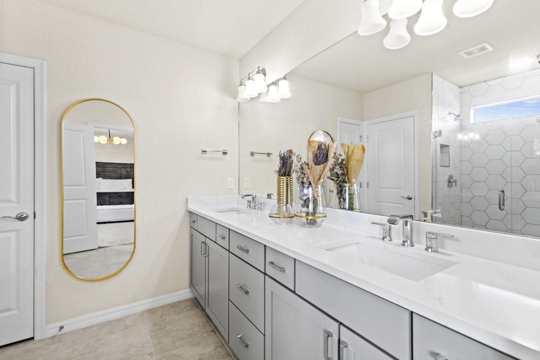 En Venta: $575,000 (4 camas, 2 baños, 2339 Pies cuadrados)