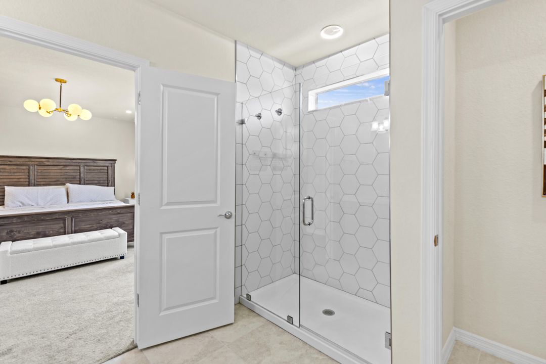 En Venta: $575,000 (4 camas, 2 baños, 2339 Pies cuadrados)