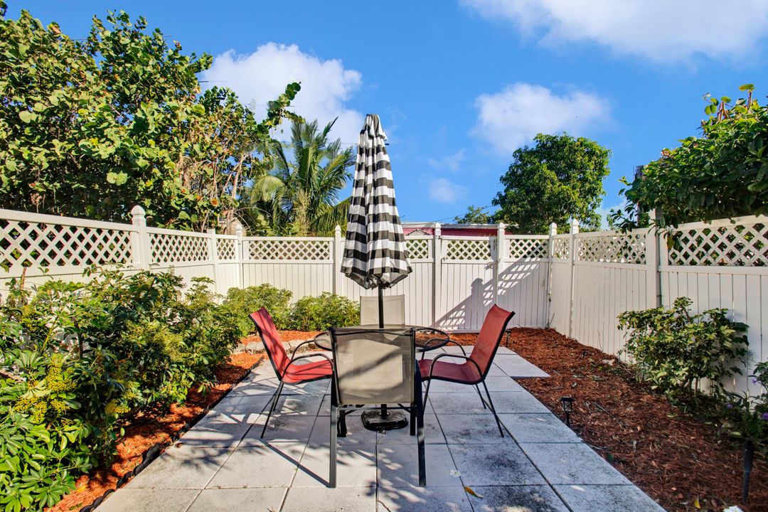 待售: $299,999 (2 贝兹, 1 浴室, 1240 平方英尺)