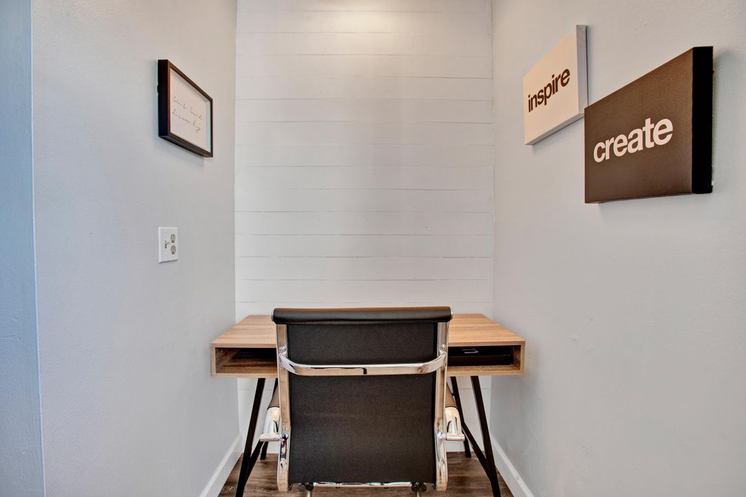 待售: $299,999 (2 贝兹, 1 浴室, 1240 平方英尺)