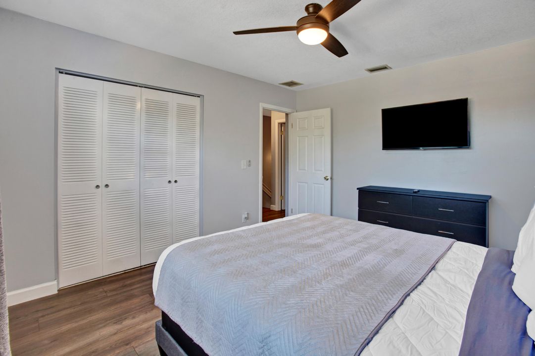 待售: $299,999 (2 贝兹, 1 浴室, 1240 平方英尺)