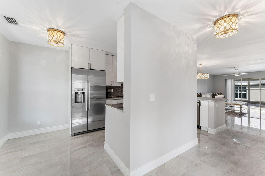 На продажу: $295,000 (2 спален, 2 ванн, 1167 Квадратных фут)