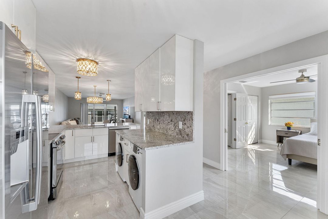 На продажу: $295,000 (2 спален, 2 ванн, 1167 Квадратных фут)