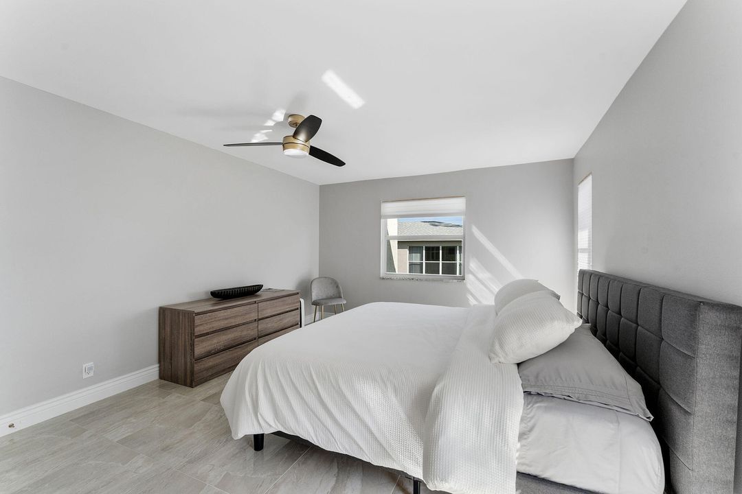 На продажу: $295,000 (2 спален, 2 ванн, 1167 Квадратных фут)