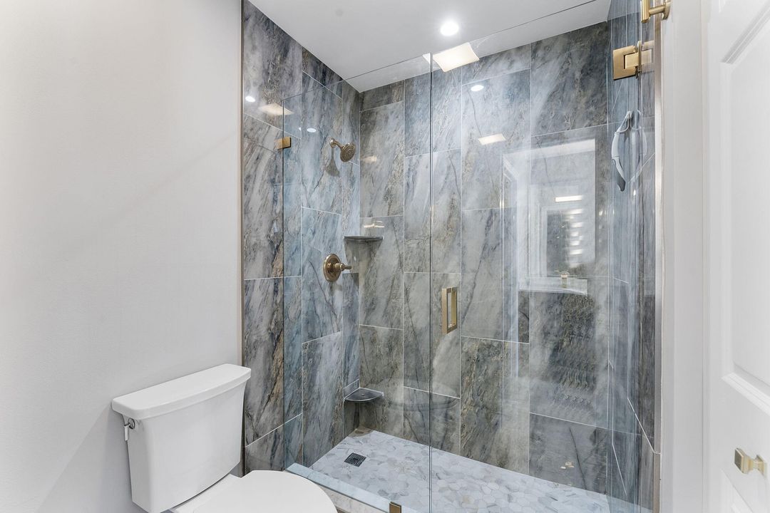 На продажу: $295,000 (2 спален, 2 ванн, 1167 Квадратных фут)