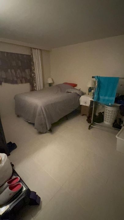 Active With Contract: $239,000 (2 beds, 1 baths, 985 Square Feet)