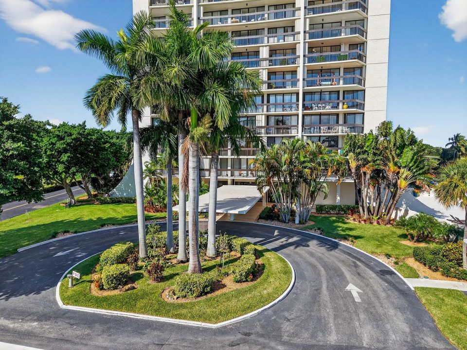 For Sale: $199,000 (2 beds, 2 baths, 1206 Square Feet)