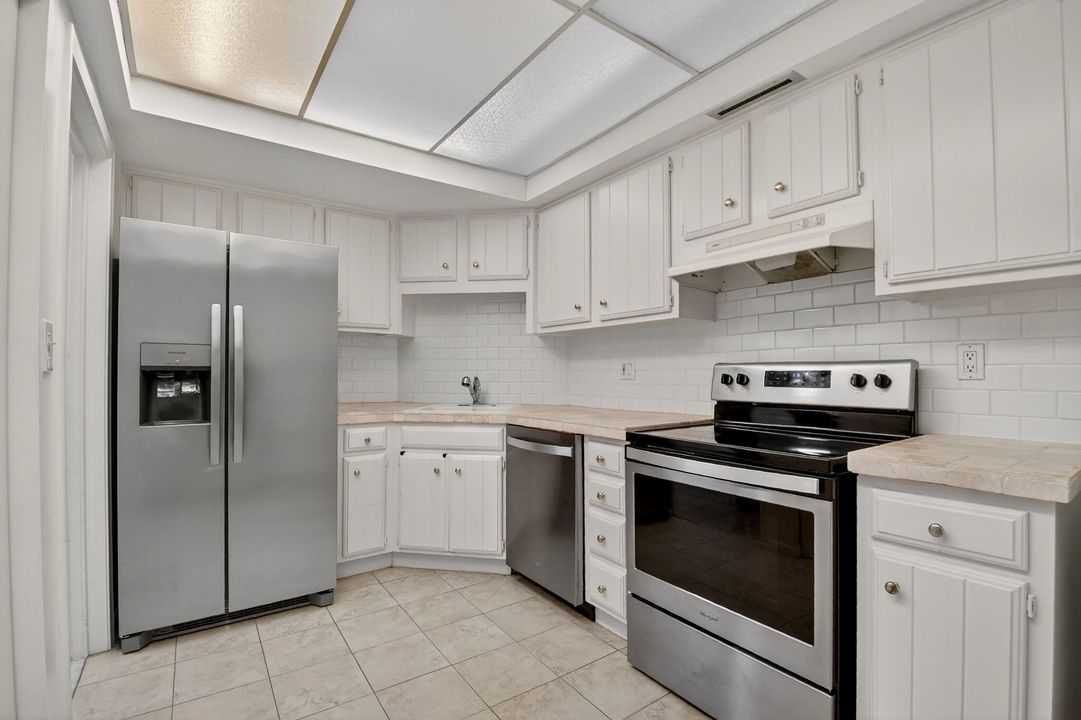 For Sale: $199,000 (2 beds, 2 baths, 1206 Square Feet)