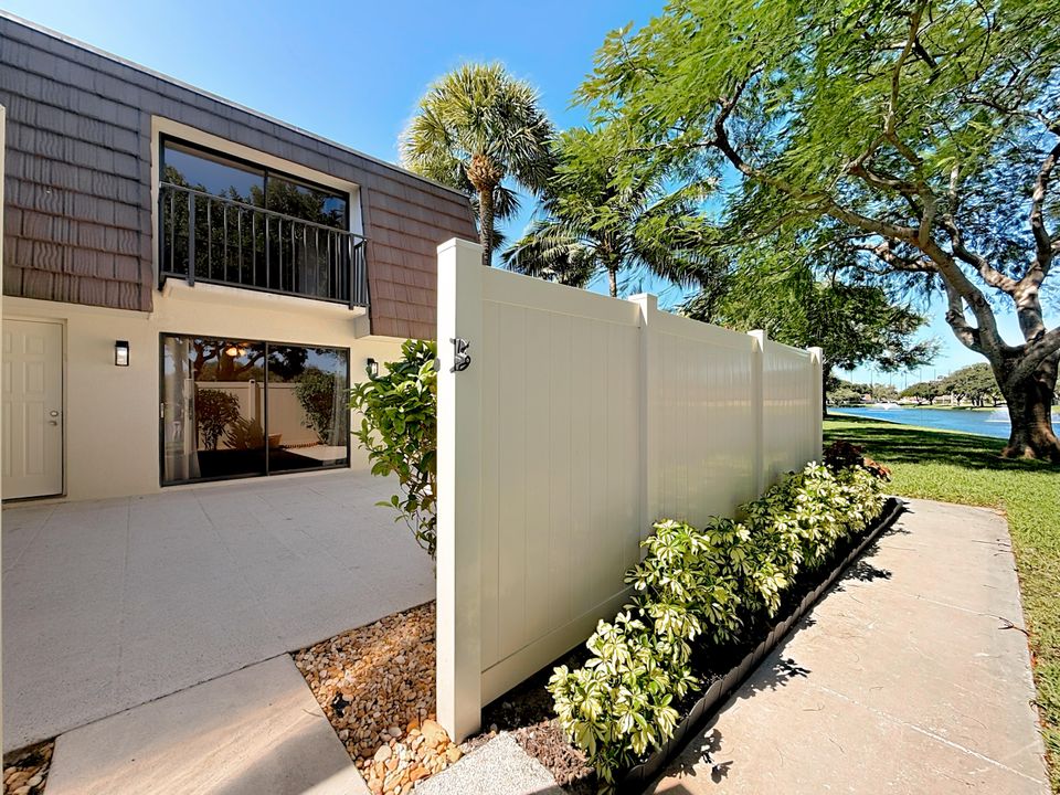 En Venta: $295,000 (2 camas, 2 baños, 1236 Pies cuadrados)