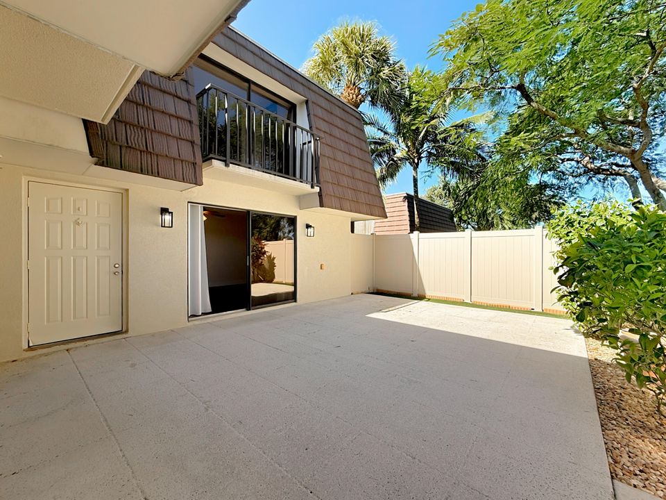 En Venta: $295,000 (2 camas, 2 baños, 1236 Pies cuadrados)