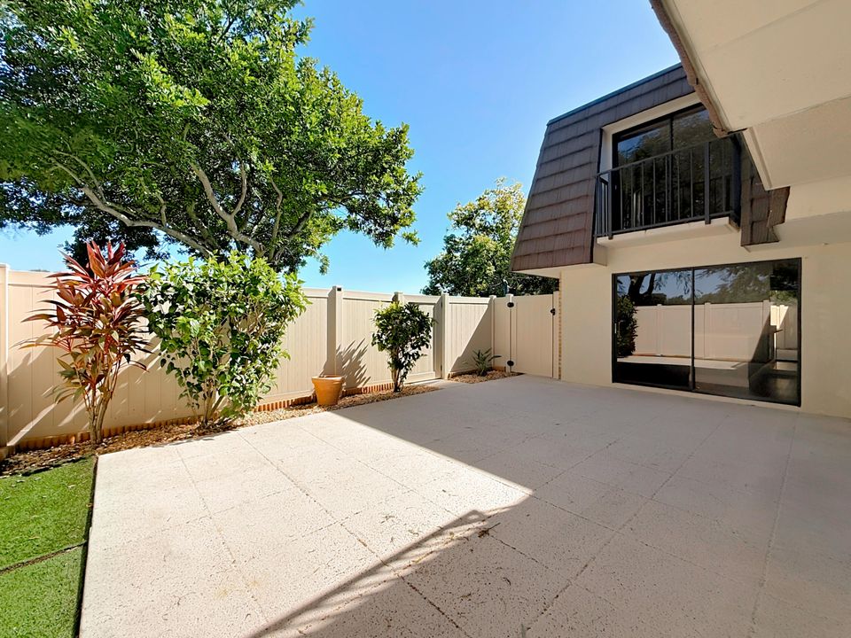 En Venta: $295,000 (2 camas, 2 baños, 1236 Pies cuadrados)