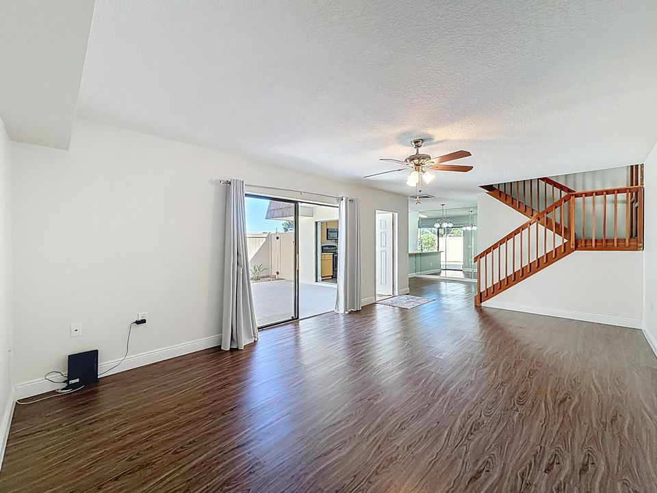 En Venta: $295,000 (2 camas, 2 baños, 1236 Pies cuadrados)