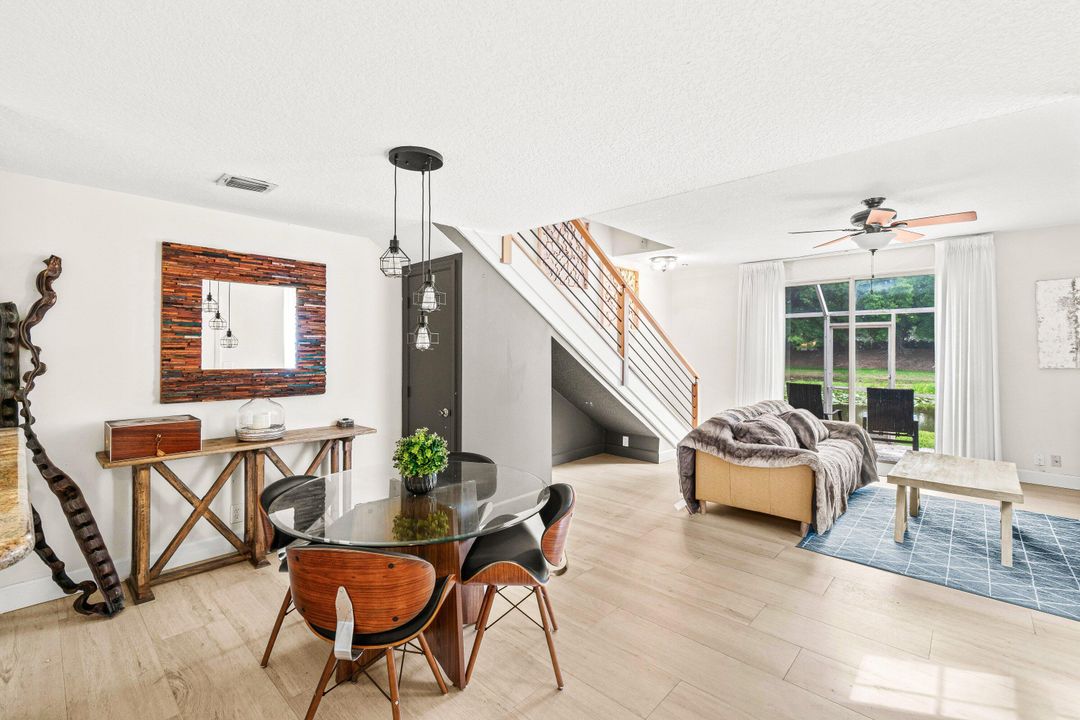 For Sale: $475,000 (2 beds, 2 baths, 1261 Square Feet)