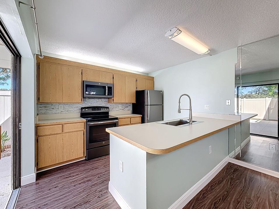 En Venta: $295,000 (2 camas, 2 baños, 1236 Pies cuadrados)