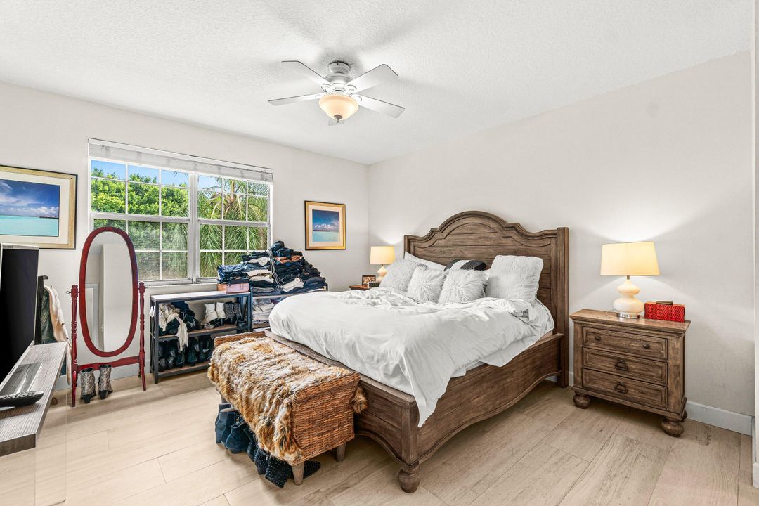 For Sale: $475,000 (2 beds, 2 baths, 1261 Square Feet)